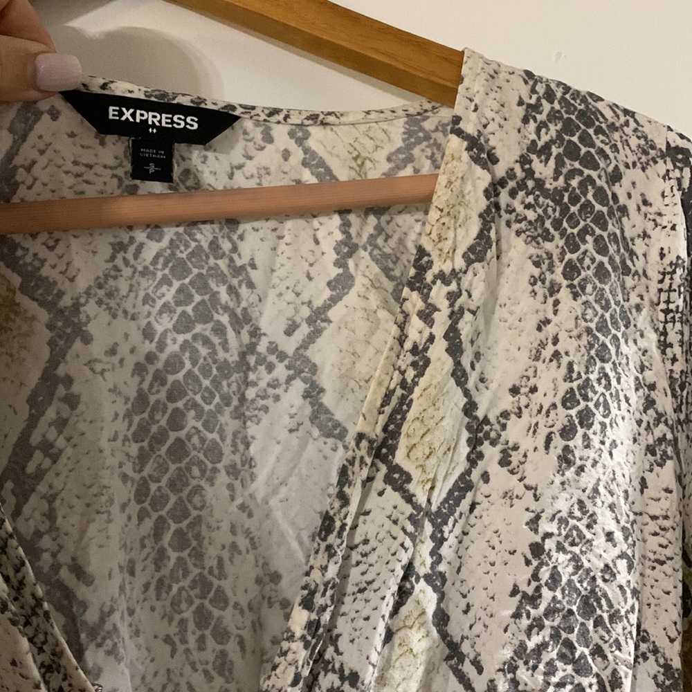 Express Romper (small) - Picture 2 of 2